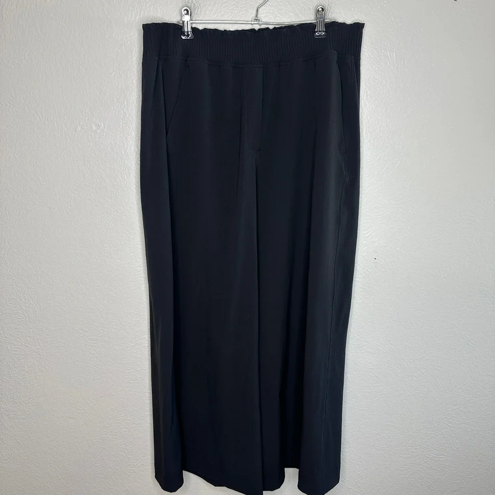 Lululemon Stretch Woven Ruffle-Waist Wide-Leg Cropped Pants Black LW6CWBS Size L